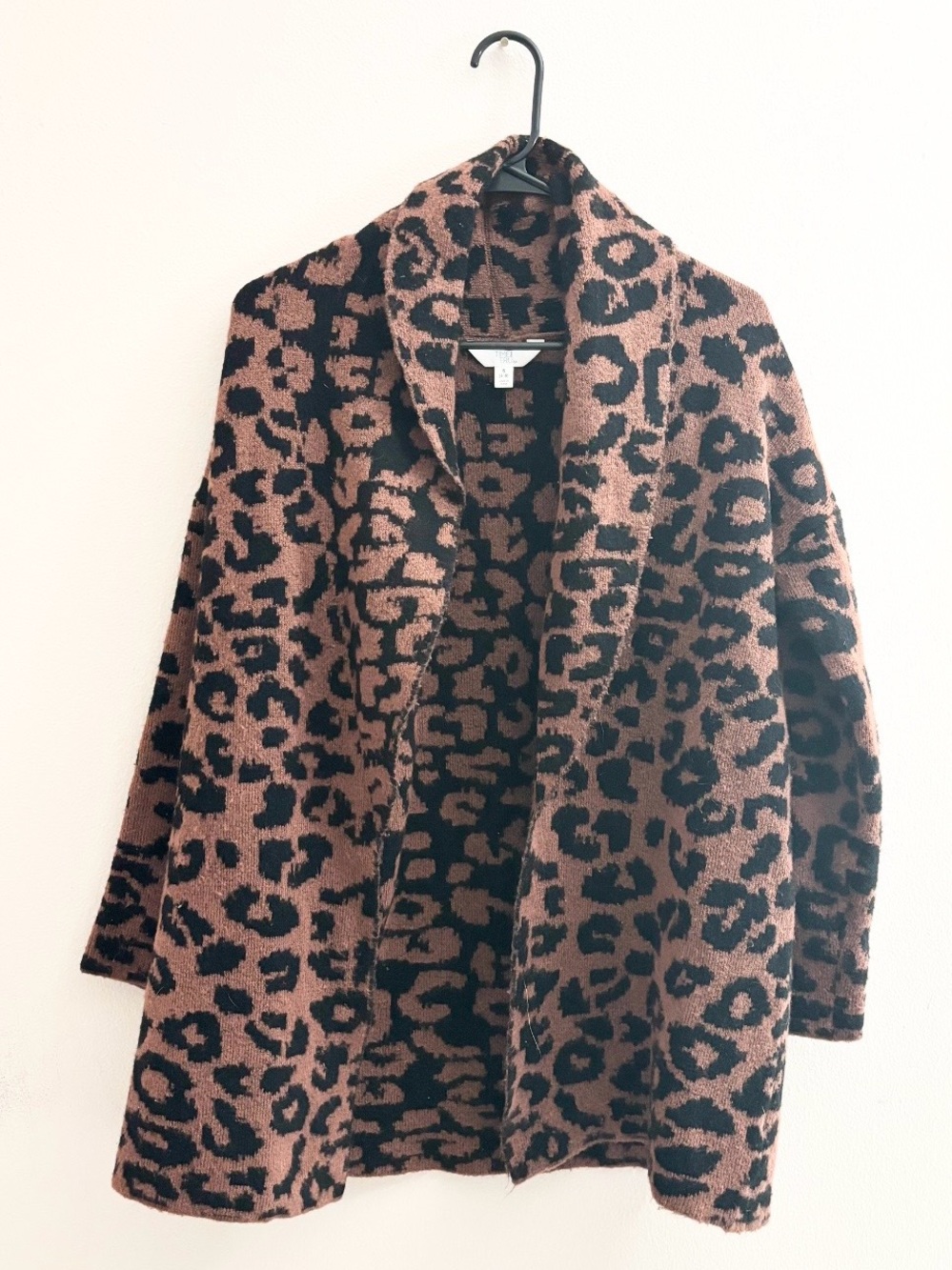 5/$15 🩷 Time and Tru Black and Brown Leopard Teddy Open Cardigan